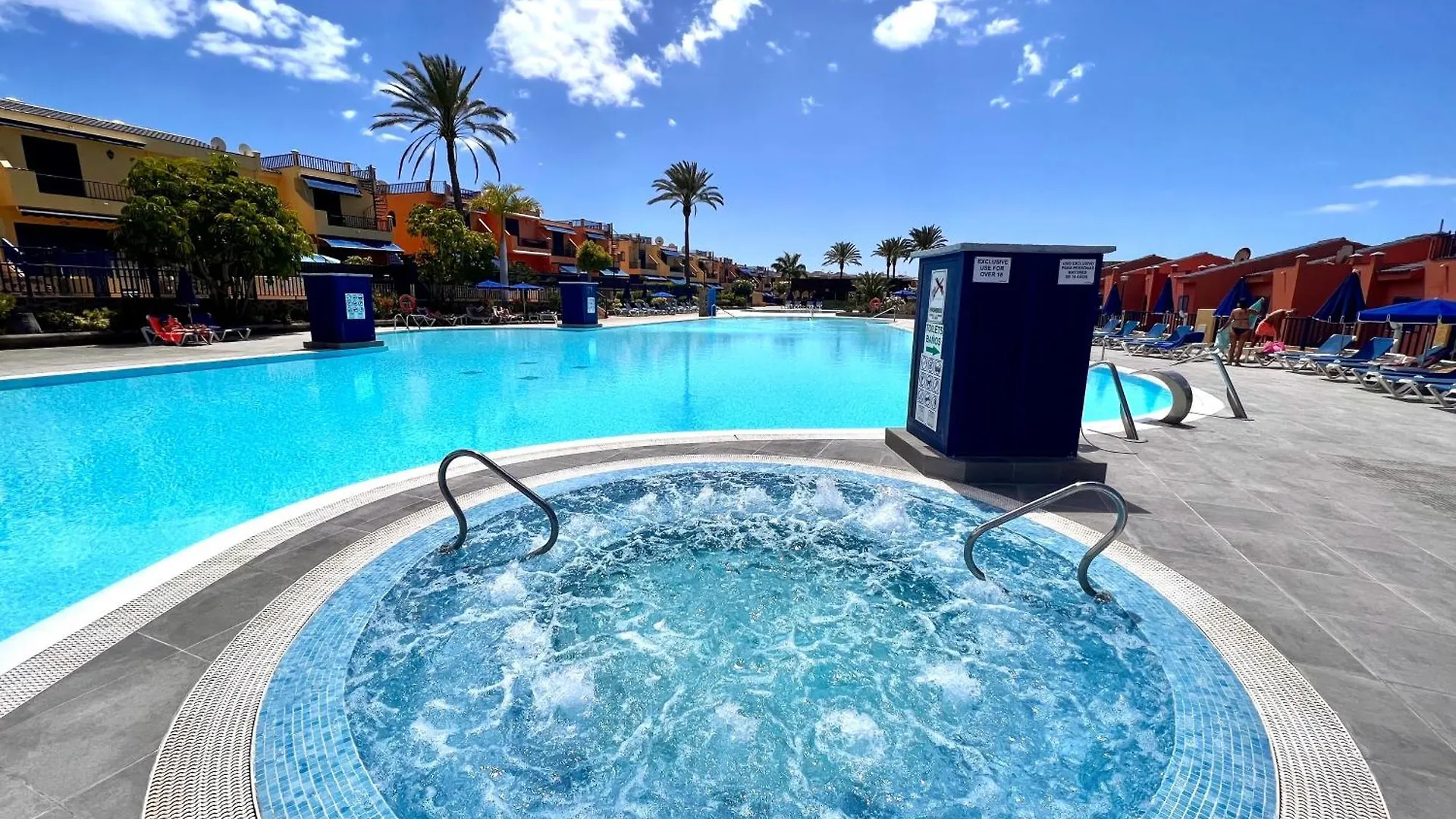 Beach And Golf Holiday Home With Private Jacuzzi Maspalomas  Spagna