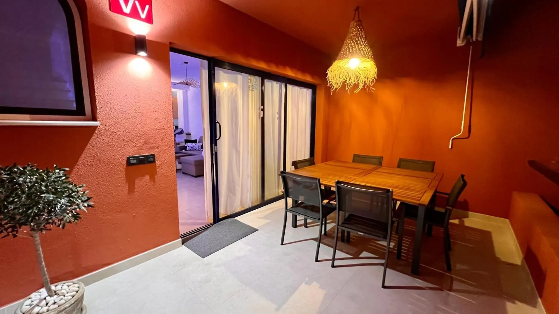 Beach And Golf Holiday Home With Private Jacuzzi Maspalomas