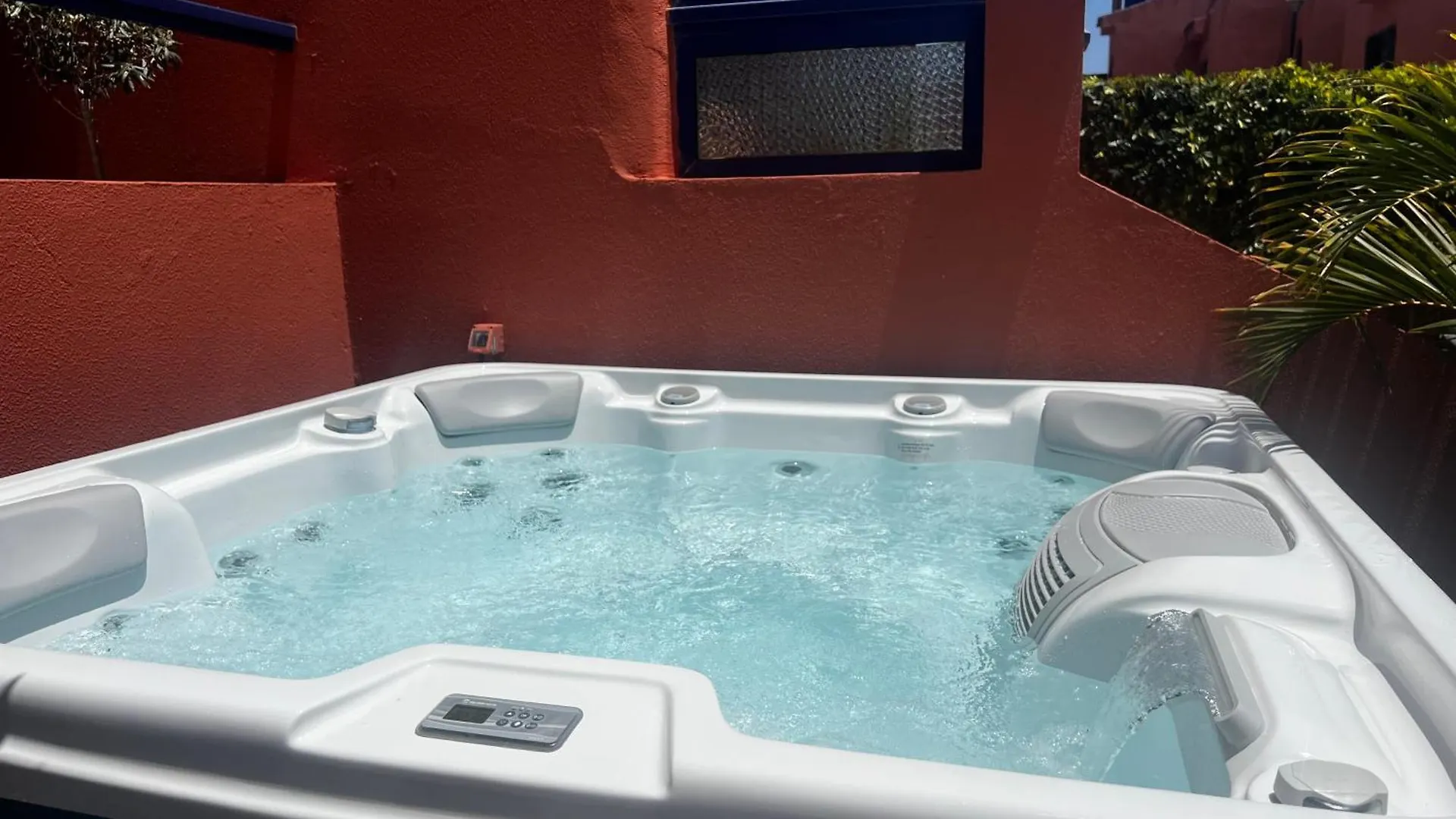 Beach And Golf Holiday Home With Private Jacuzzi Maspalomas