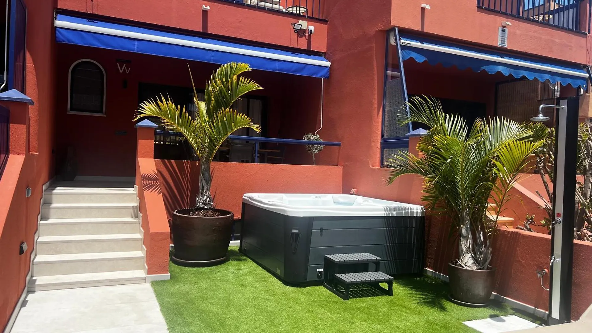 Beach And Golf Holiday Home With Private Jacuzzi Maspalomas  Spagna