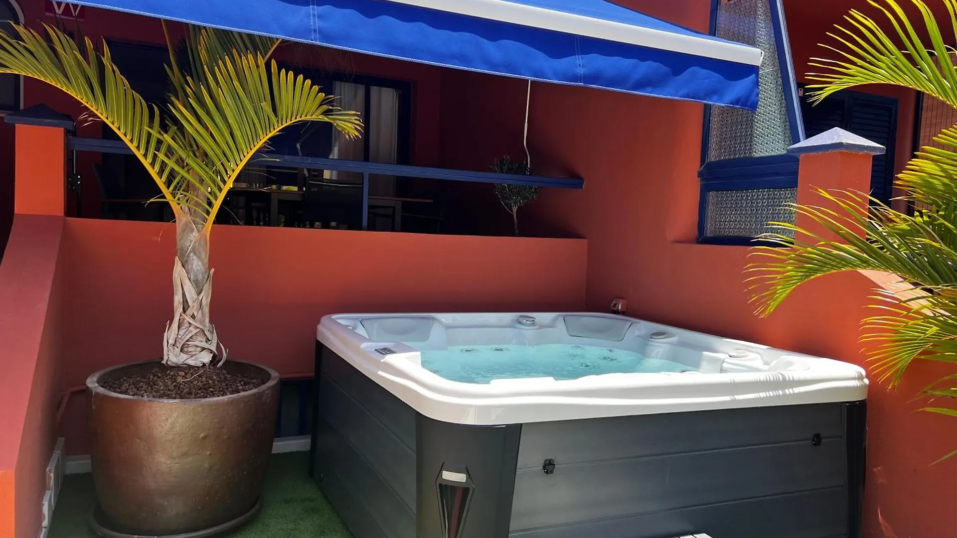 Beach And Golf Holiday Home With Private Jacuzzi Maspalomas