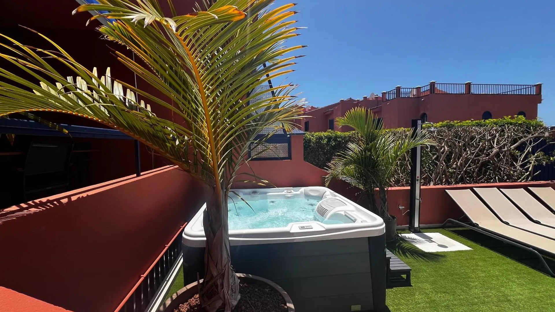 Beach And Golf Holiday Home With Private Jacuzzi Maspalomas  Spagna