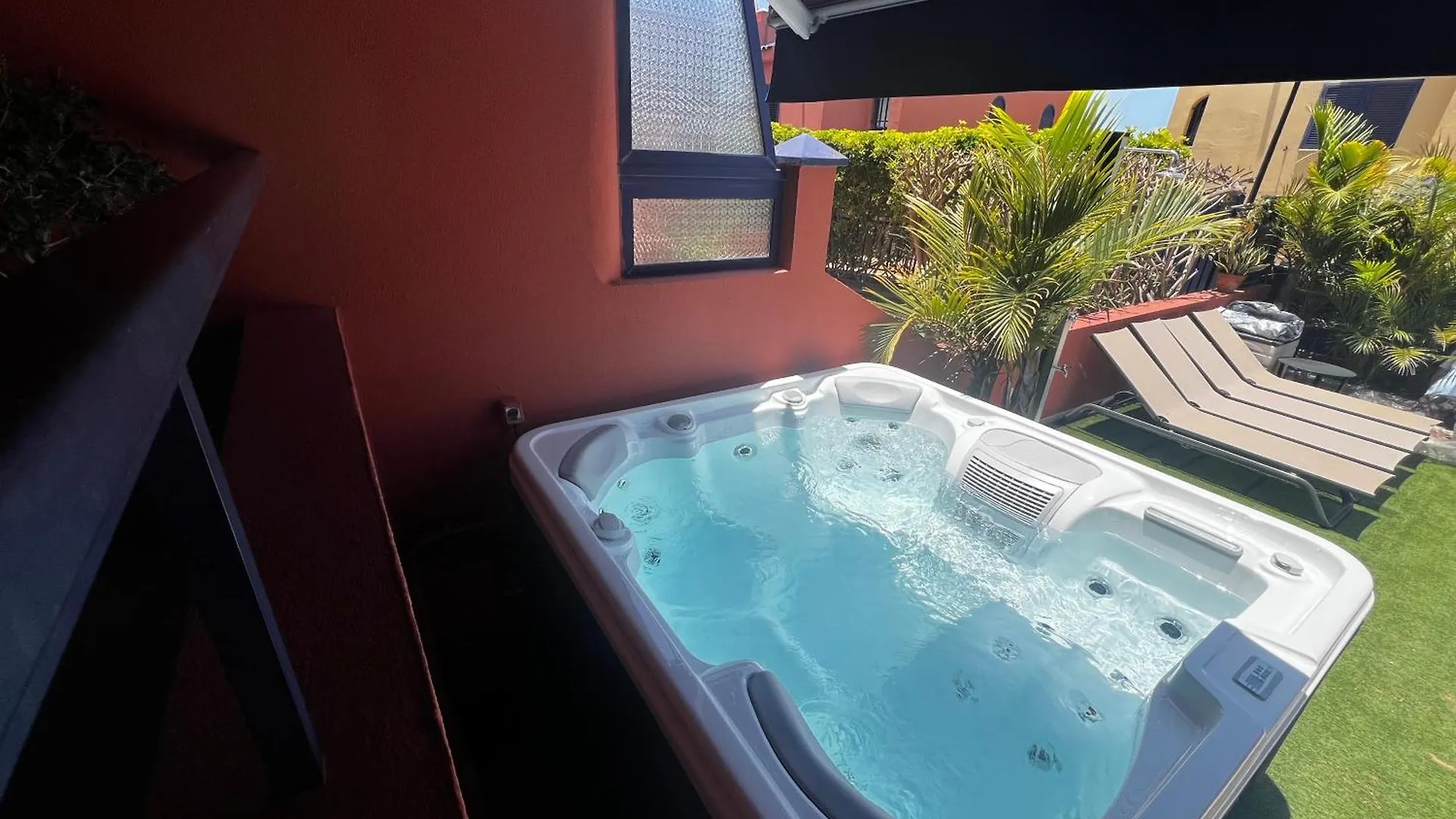 Beach And Golf Holiday Home With Private Jacuzzi Maspalomas  Maspalomas (Gran Canaria)